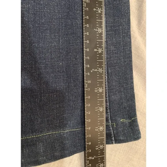 Levi's Jeans Women's Size 32 Dark Wash Denim Wide Leg - Picture 7 of 8